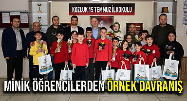 Minik Öğrencilerden Örnek Davranış