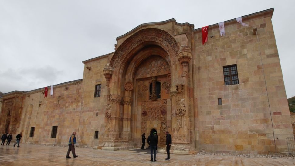 Divriği Ulu Camii ve