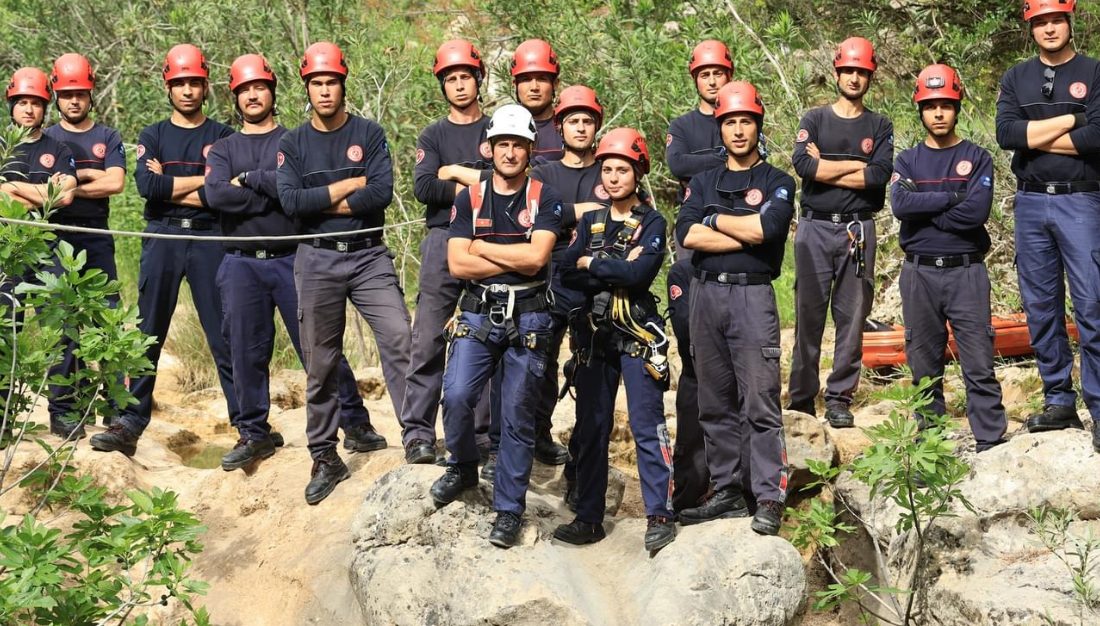 Ateş savaşçılarının kurtarma tatbikatı