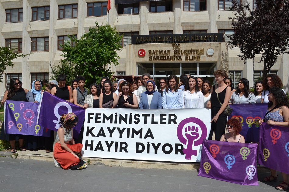 Basın açıklamasına Feminist Kadın