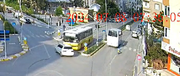 Çorum’da otobüs ile araç